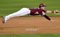 [포토]다이빙 캐치 시도하는 김민성