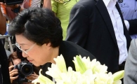 [포토]고개 숙인 한명숙 전 총리 