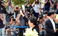 [포토]한명숙 전 총리 '울지않겠다' 