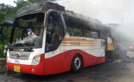 20여명 中관광객 탄 관광버스 화재…인명피해 없어