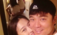 추신수, 아내 하원미 품에 안고 '찰칵'…아내 미모 보니
