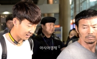 [포토]손흥민, '아버지 손웅정씨의 보호 속에 입국'