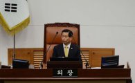 박원순표 자치분권, 서울시의회 구태에 '발목' 잡히나