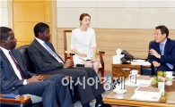 윤장현 광주시장, 마마두 은자이 주한 세네갈 대사 접견