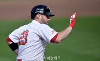 [포토]브라운, '추가 솔로 홈런'