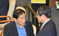 [포토]이야기하는 이종걸·이재오
