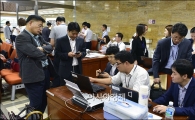 [포토]분주한 공무원들