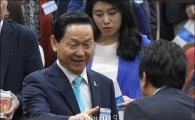 [포토]중앙위 참석하는 김상곤 혁신위원장