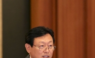 신동빈 입에 쏠리는 눈…입은 '투명경영' 머릿속엔 면세점