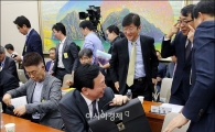 [포토]포털 이사들과 친한(?) 신동빈 회장