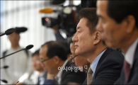 [포토]굳은 표정의 장병화 한은 부총재
