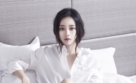 [포토] 홍수아, 남심 사로잡은 '화이트 셔츠룩'