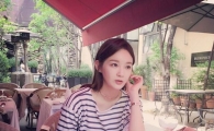 다비치 강민경 '먹방' 사진으로 청순한 외모 뽐내