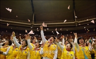 [포토]봉사의 마음을 담은 비행기 날리기