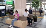 동작구청 로비 친환경 소재 의자 설치