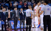 [포토]유도훈 감독, '왜 테크니컬이야!'