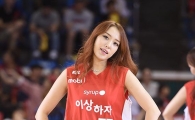 [포토] 치어리더, 핫팬츠 입고 '위아래 댄스'