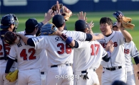[포토]리그 3위 확정한 두산 베어스