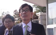 [포토]취재진들의 질의에 답하는 원세훈 전 국정원장