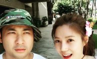 미쓰라진·권다현 신혼여행 사진 공개…"신난 표정 맞아?"