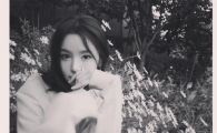 남규리, 꽃 사이에서 흑백 셀카 찰칵 '누가 꽃이야?'