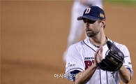 [포토]박수치는 니퍼트, '오늘 느낌이 좋아!'