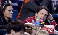 [포토]플레이오프 4차전 관람하는 마크 리퍼트 대사