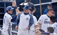 [포토]손시헌, '추가득점 성공이야'
