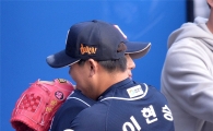 [포토]장원준, '현승이형, 위기 막아줘서 고마워'