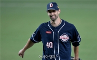 [포토]활짝 웃는 두산 선발 니퍼트