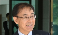 [포토]기분 좋은 김수남 검찰총장 내정자
