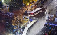 [포토]민중총궐기 개최....시민들과 경찰 대치 중