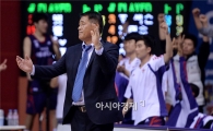 [포토]환호하는 오리온스 벤치