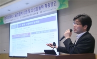 이중고에 빠진 한국, 對中수출은 급감…해외서 경쟁은 가열