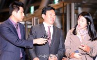 [포토]취재진들의 질의에 답하는 신동빈 롯데그룹 회장