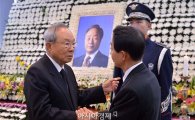 [포토]YS 빈소 찾은 박관용 전 국회의장 