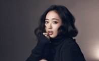김민정, 완벽한 몸매·피부 비결…"등산과 노메이크업"