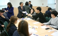 [포토] 한밭대, 기말시험 준비 학생에 ‘도서관 햄버거’ 배달
