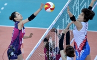 [포토]김수지, '블로킹은 이미 늦었어'