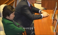 [포토]'본회의 기다리다, 꾸벅 꾸벅'