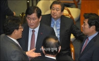 계파 수장들은 '침묵'…'시계제로' 與 전당대회