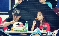 강민호·신소연 오늘 결혼…과거 치킨 '먹방' 눈길 "새로운 먹방 여신"