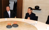 [포토]윤장현 광주시장, 디자인비엔날레 자문위원 간담회 참석