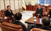홍용표 "8·25합의 모멘텀 이어가야…국민 지지받는 회담 되길"