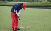 [김맹녕의 골프영어산책] "니 노커(knee-knocker)란?"