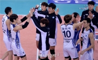 '2전3기' 현대건설, 흥국생명 꺾고 전반기 1위 마감(종합)