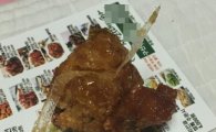 치킨매니아, ‘비닐치킨’ 소비자 나무란 업주 “계약 해지 검토”