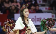 [포토] 치어리더, 시선 사로잡은 '섹시 산타'