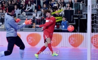 [포토]황의조, '첫 골은 내가!'