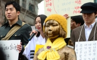 [포토]그 누구도 소녀상을 옮길 수 없습니다. 